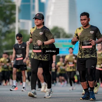 Runner Photo 6760657