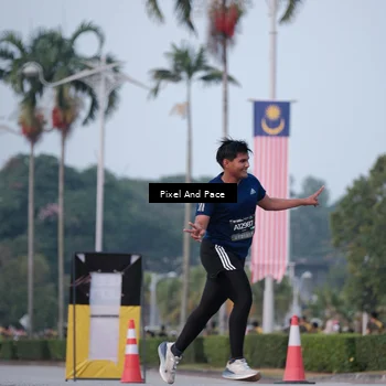 Runner Photo 6760674