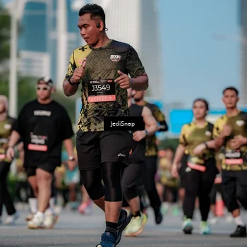 Runner Photo 6760689