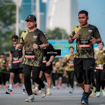 Runner Photo 6760690
