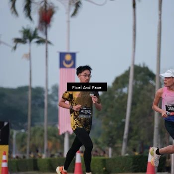 Runner Photo 6760738