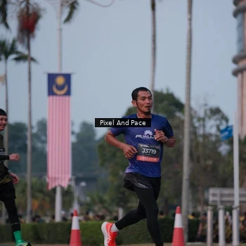 Runner Photo 6760823