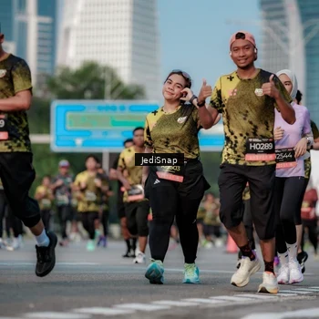 Runner Photo 6760826
