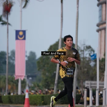 Runner Photo 6760894