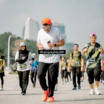 Runner Photo 6760898