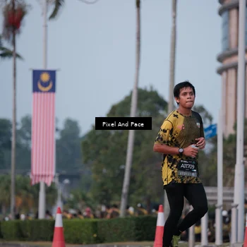 Runner Photo 6760925