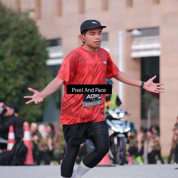 Runner Photo 6760944