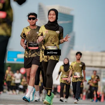 Runner Photo 6761703