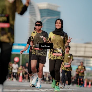 Runner Photo 6761710