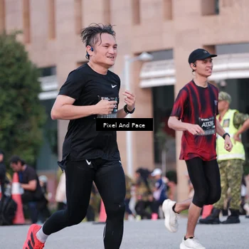 Runner Photo 6762020