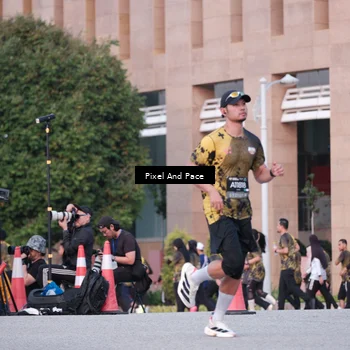 Runner Photo 6762021