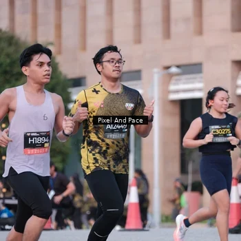 Runner Photo 6762162