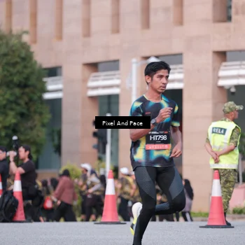 Runner Photo 6762341