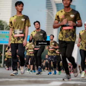 Runner Photo 6762421