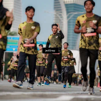 Runner Photo 6762441
