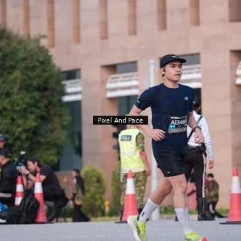 Runner Photo 6763068