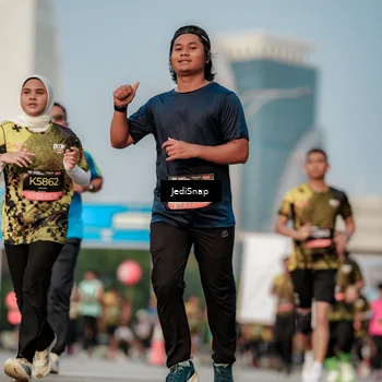 Runner Photo 6763100
