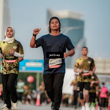Runner Photo 6763128