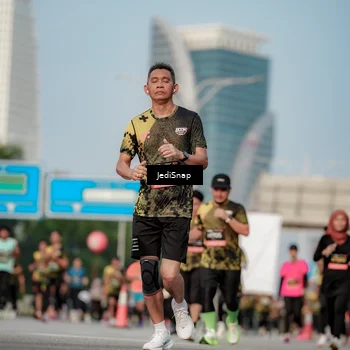 Runner Photo 6763130