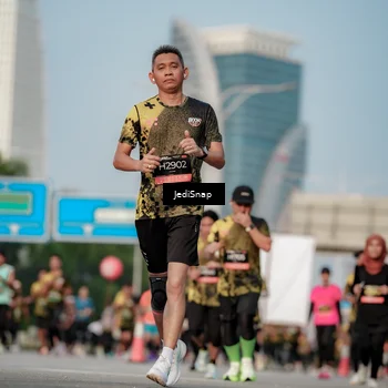 Runner Photo 6763143