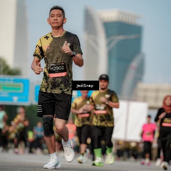Runner Photo 6763163