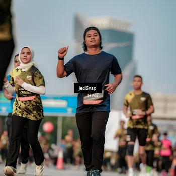 Runner Photo 6763239