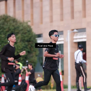 Runner Photo 6763240