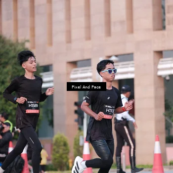 Runner Photo 6763242