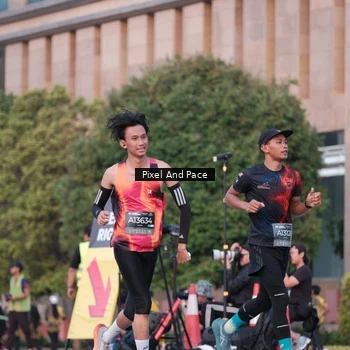 Runner Photo 6763290