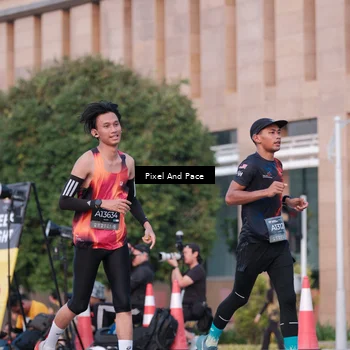 Runner Photo 6763298