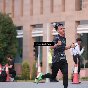 Runner Photo 6763349