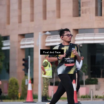 Runner Photo 6763350