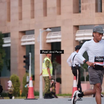 Runner Photo 6763366