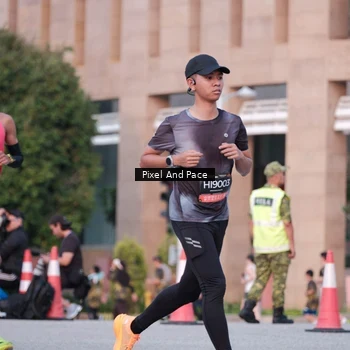 Runner Photo 6763375