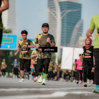 Runner Photo 6763394