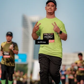 Runner Photo 6763406