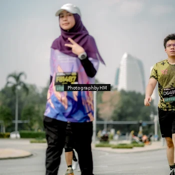 Runner Photo 6763411