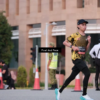 Runner Photo 6763418