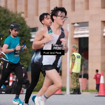 Runner Photo 6763430