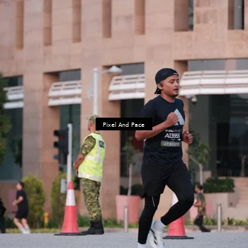 Runner Photo 6763653