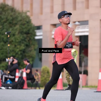 Runner Photo 6763662