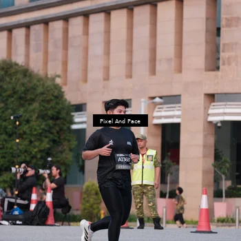 Runner Photo 6763695
