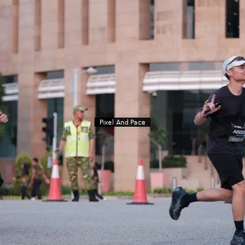 Runner Photo 6763735