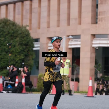 Runner Photo 6763787