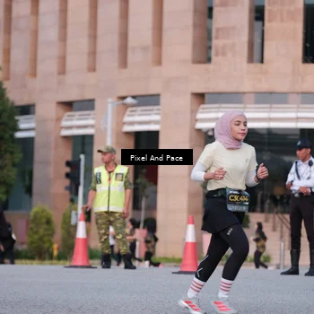 Runner Photo 6763813