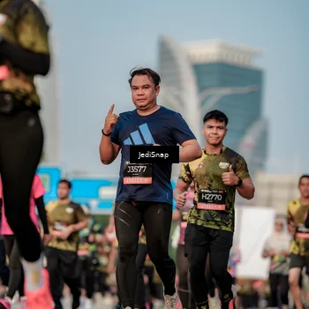 Runner Photo 6763825