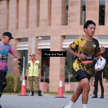Runner Photo 6763849