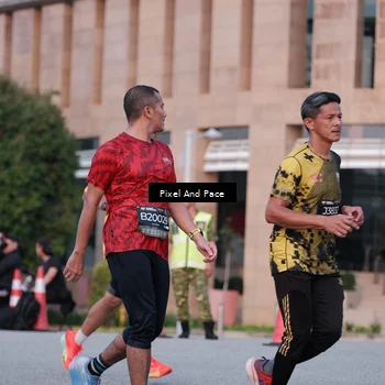 Runner Photo 6763876