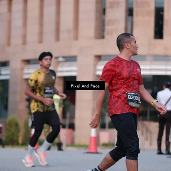 Runner Photo 6763888