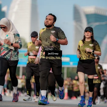 Runner Photo 6764001